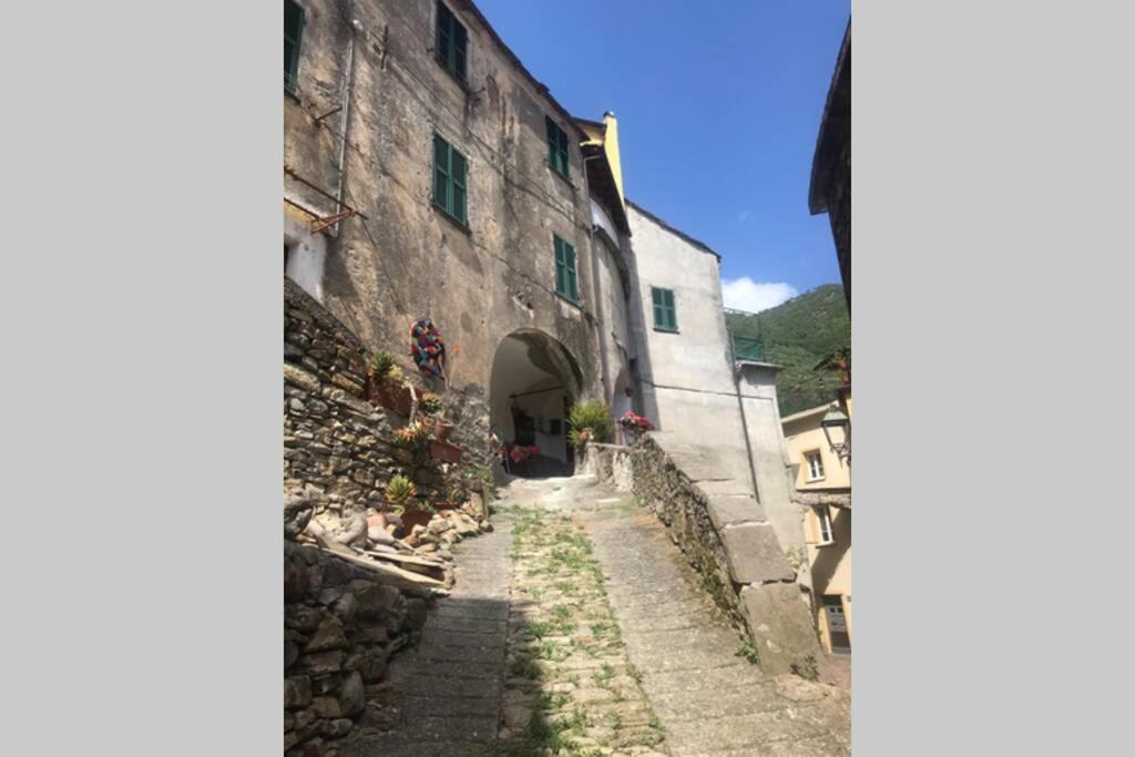 Alloggio U Sportegu Da E Monti A Giaia Vila Badalucco Exterior foto